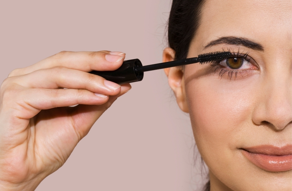  Enlever le mascara waterproof